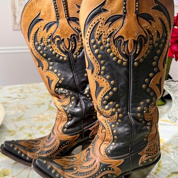 Corral Boots Women Size 9! Leather and studs! Great design! - Picture 4 of 9